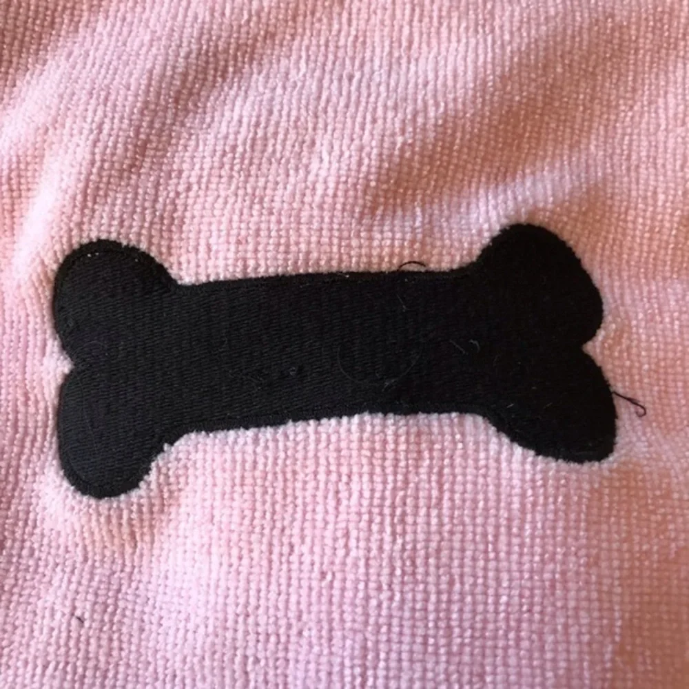 Excello Pink Dog Towel with Bone Applique and 2 Bone Dry Pink Wash/drying Mitts
